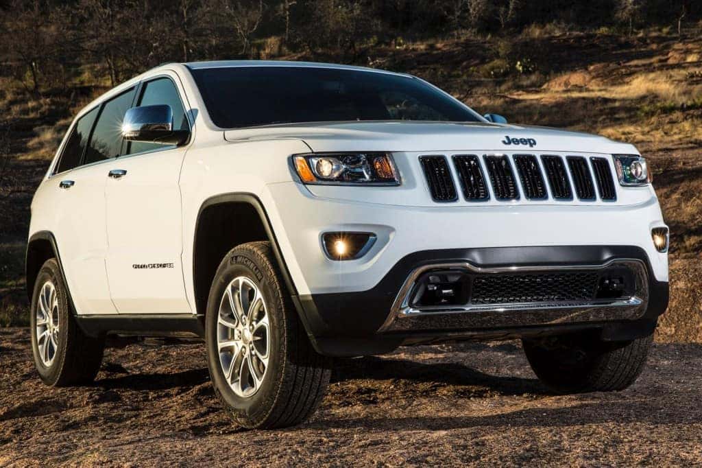 2015_Jeep_Grand_Cherokee_Laredo_4dr_SUV_36L_6cyl_8A_3473876