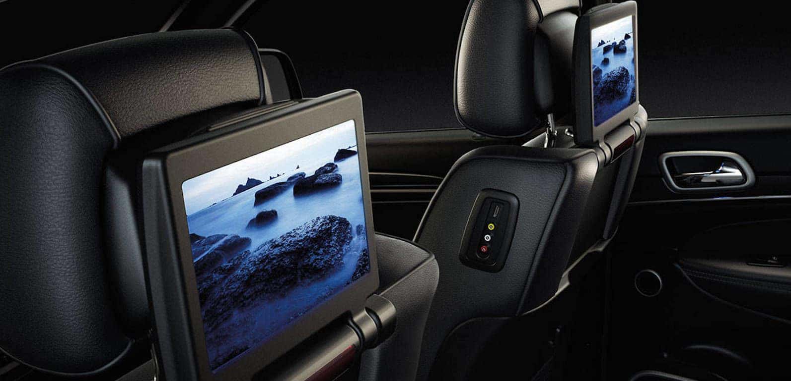 2016_Jeep_Grand_Cherokee_Technology