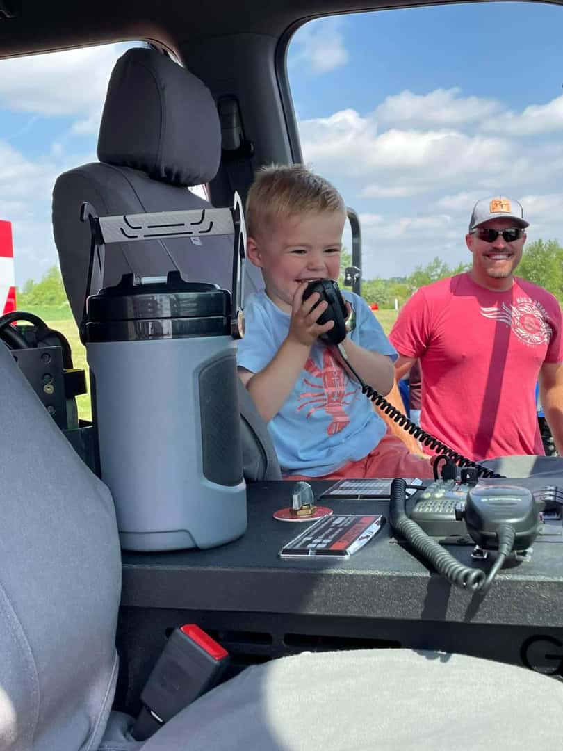 child-on-truck-intercom