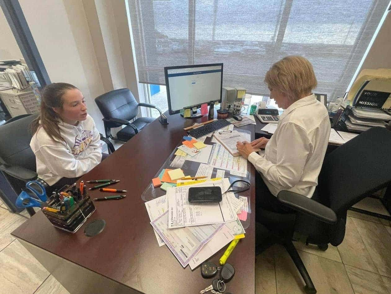 young-girl-at-desk1