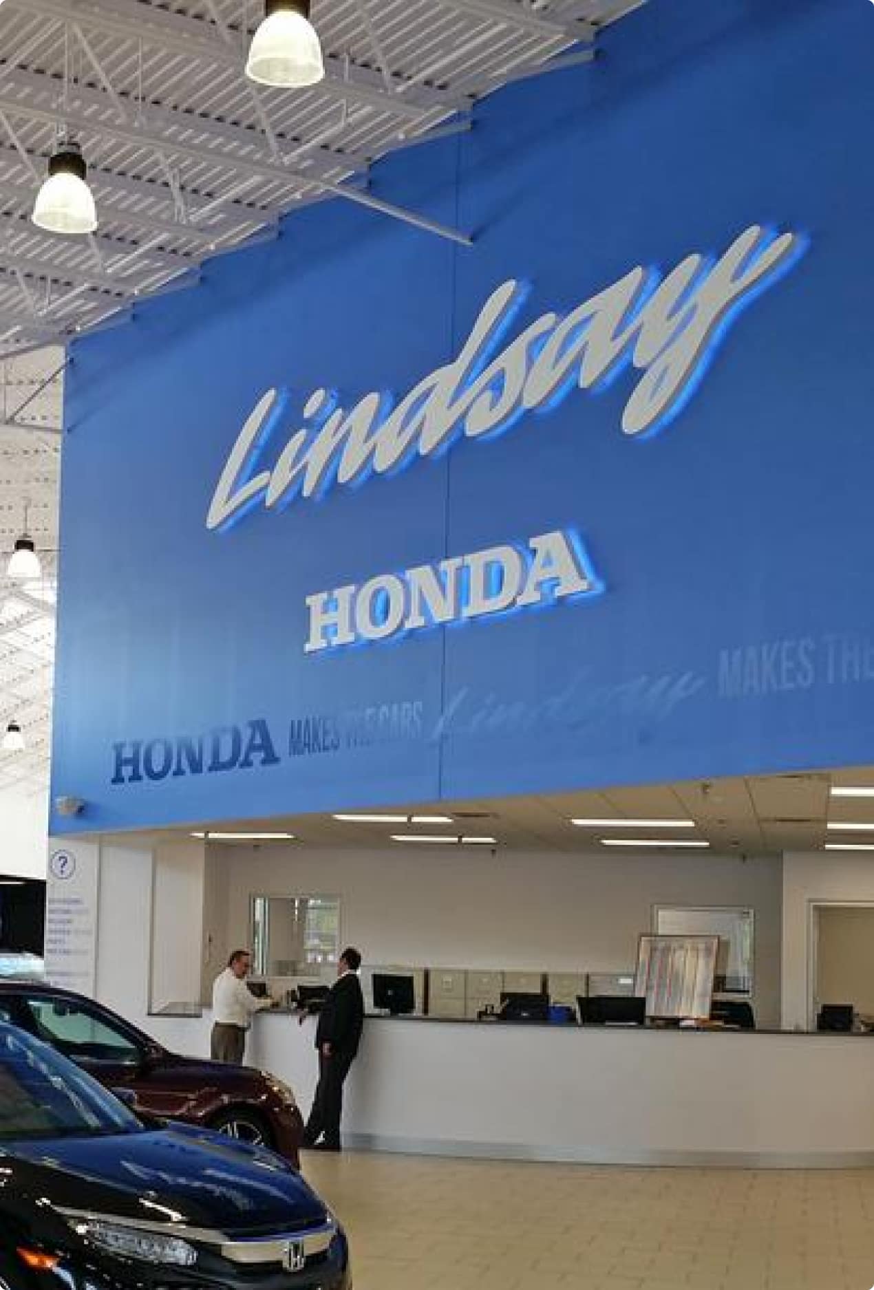 Entrance to Lindsay Honda customer center
