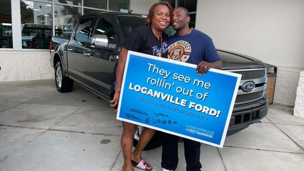 customer with vehicle