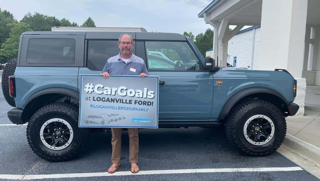 customer with vehicle