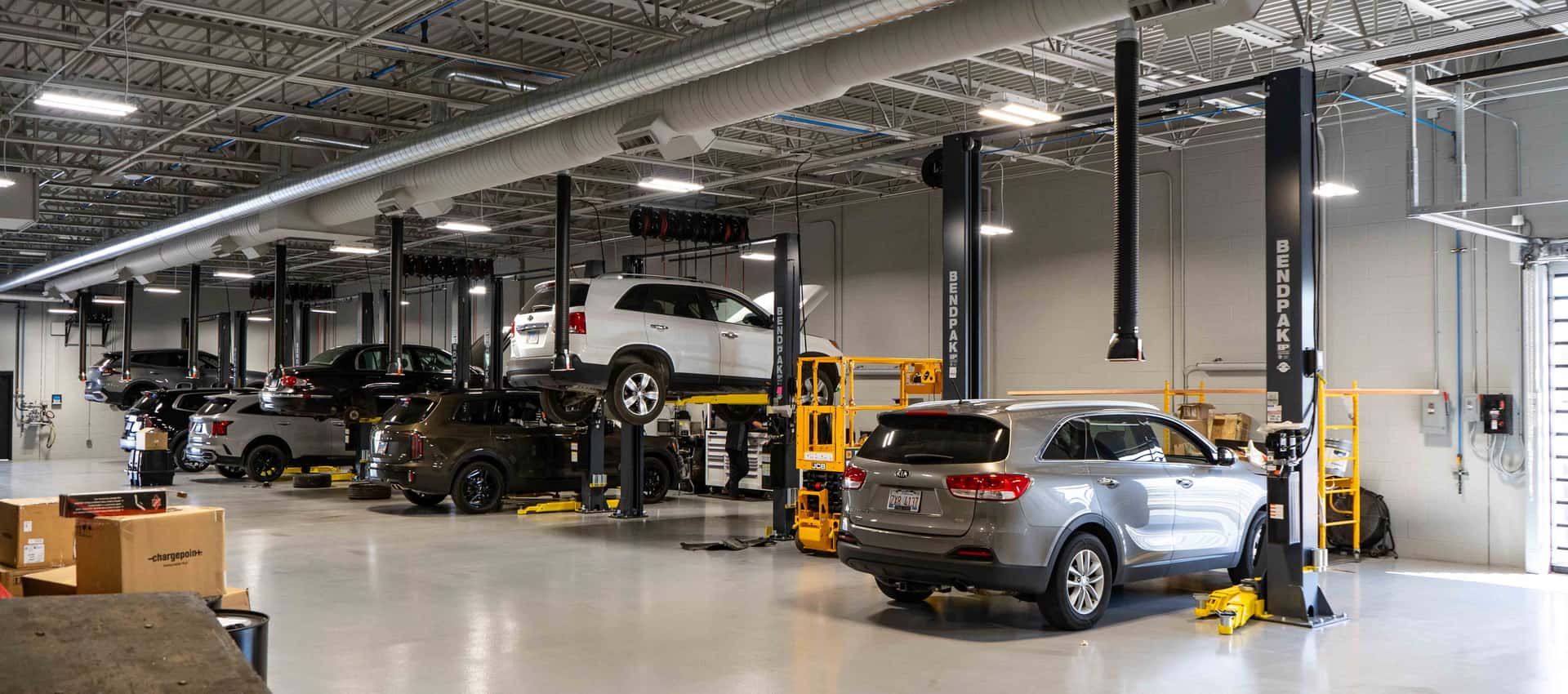 Lou Fusz Kia Wentzville detail bay