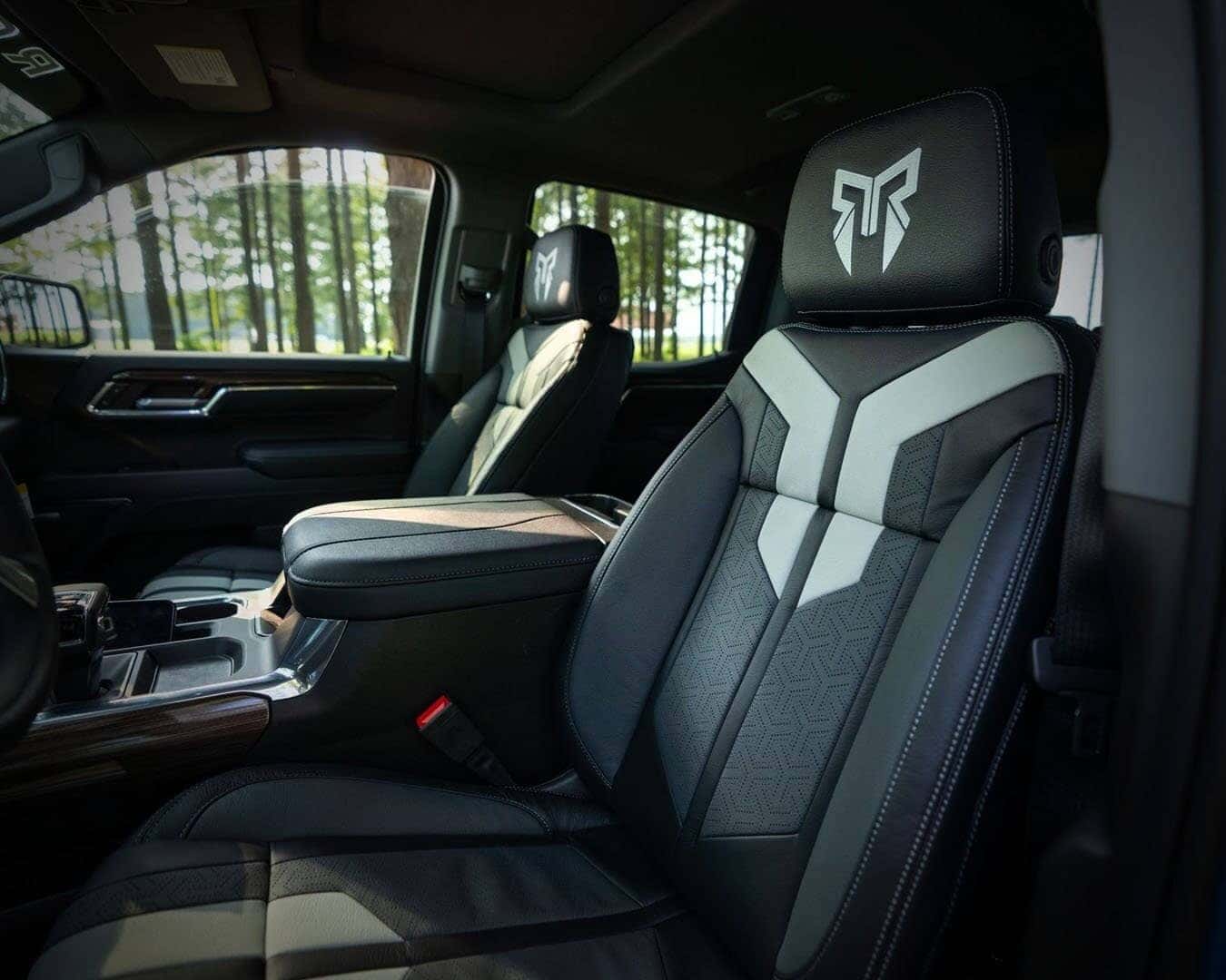 Rocky Ridge Silverado 1500 interior