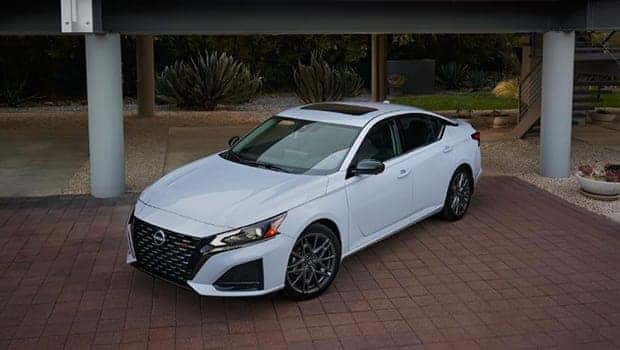 2023 Nissan Altima SR vs. 2023 Nissan Maxima SR- Which Is Right for You_ post.jpg