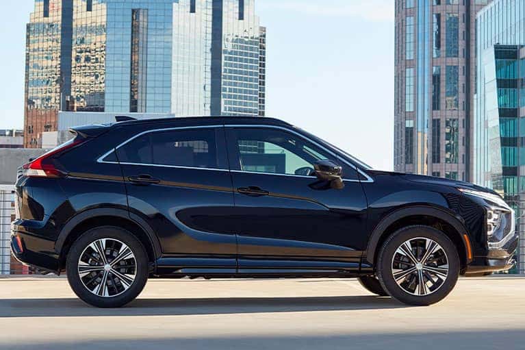 Labrador Black 2022 Mitsubishi Eclipse sideview_mobile
