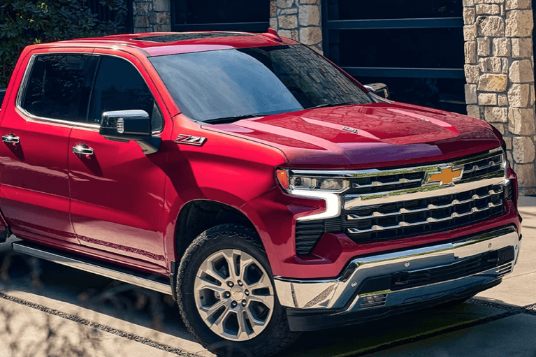 2023-Chevrolet-Silverado-1500-in-driveway