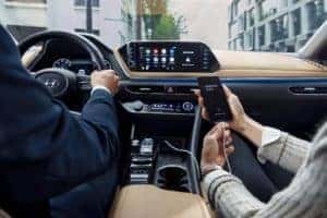 Hyundai Sonata vs Honda Accord Technology
