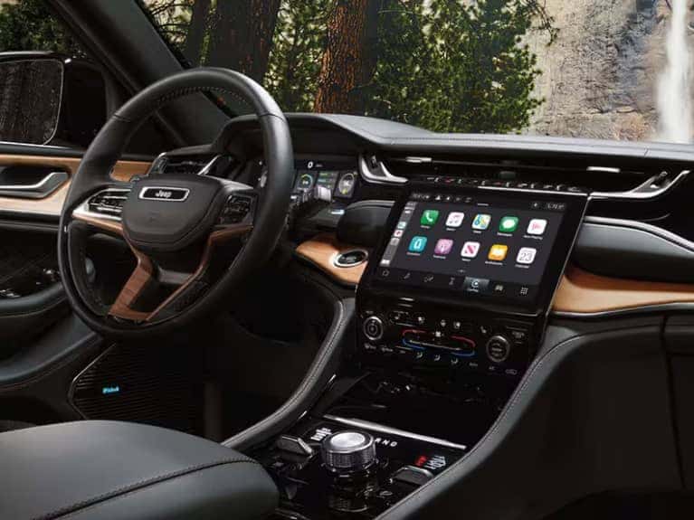 2025 Jeep Grand Cherokee Interior