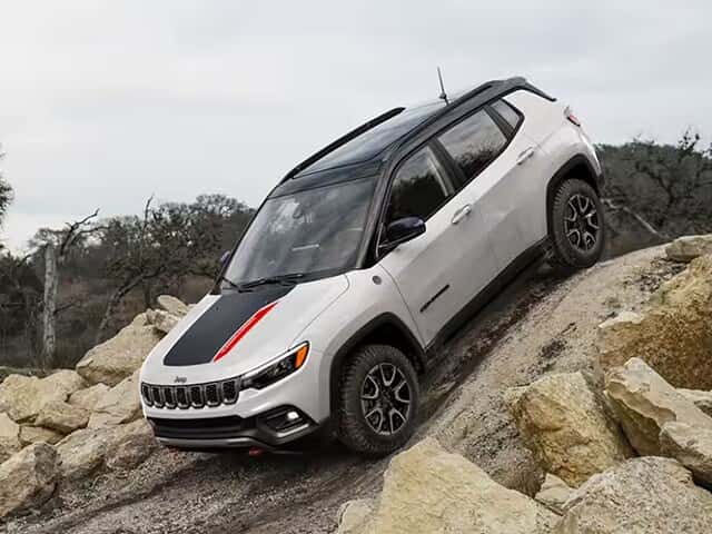 25 jeep compass going down hill