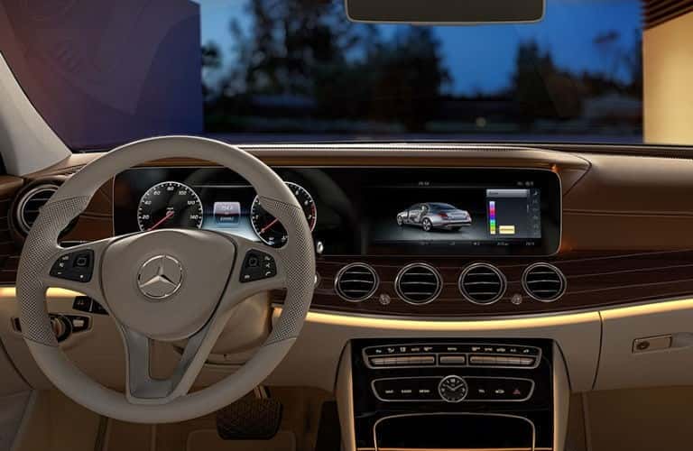 2017_Mercedes-Benz_E-Class_B_o