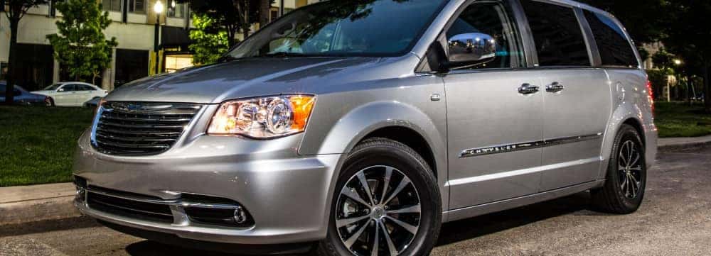 Town and Country Minivan - Chrysler Dealership