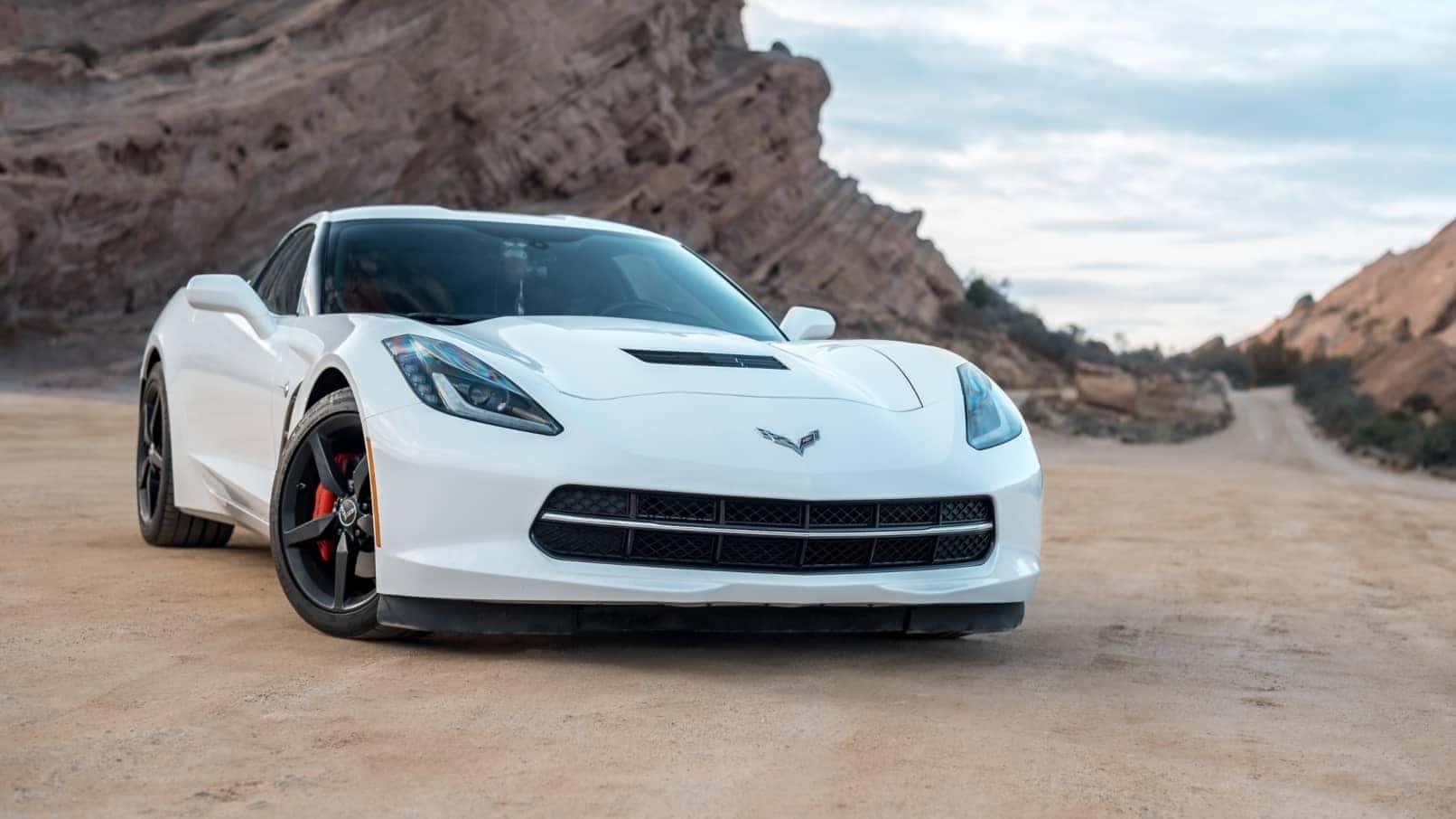 white corvette stingray wallpaper