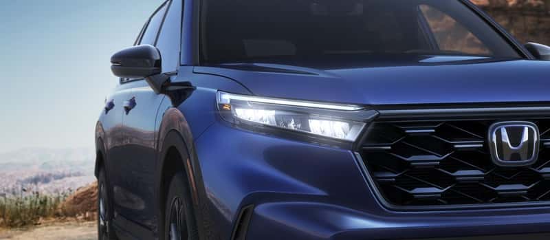 Front-close-up-of-CR-V