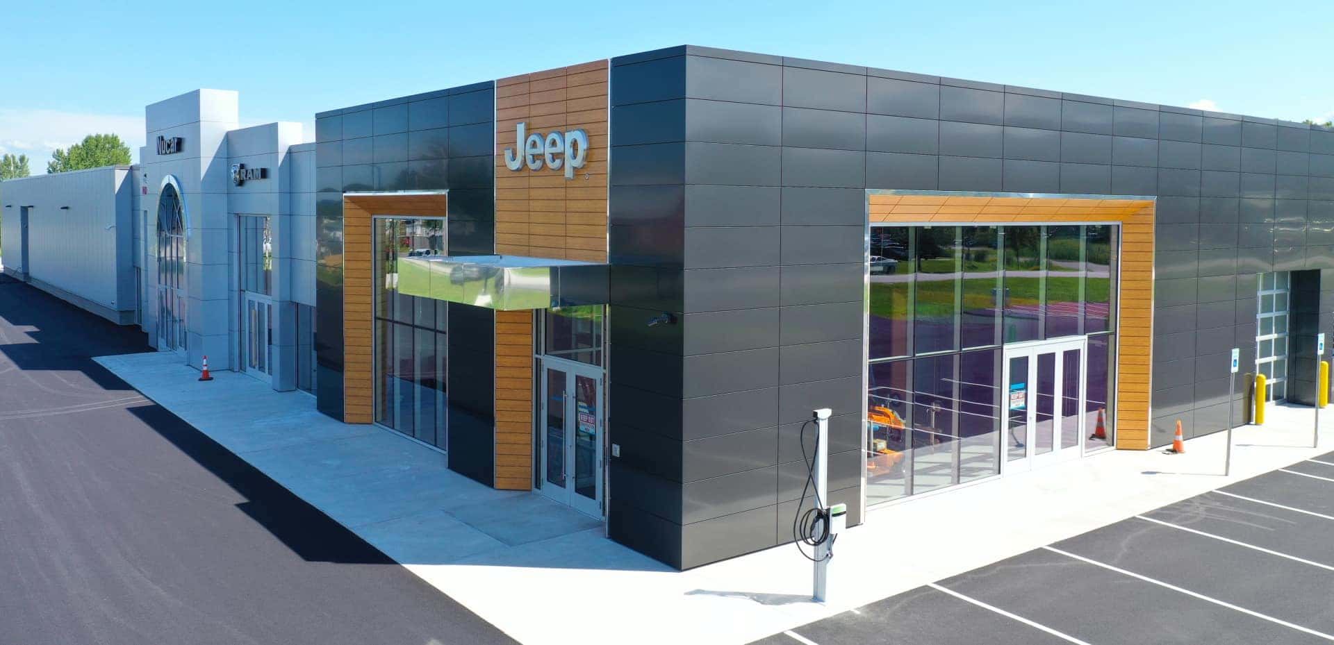 Nucar CDJR of Saint Albans view of the dealership outside