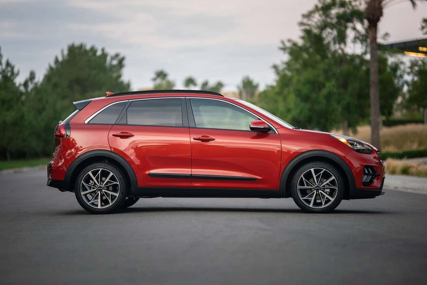 2022 Kia Niro Hybrid Parked On A Street Side View