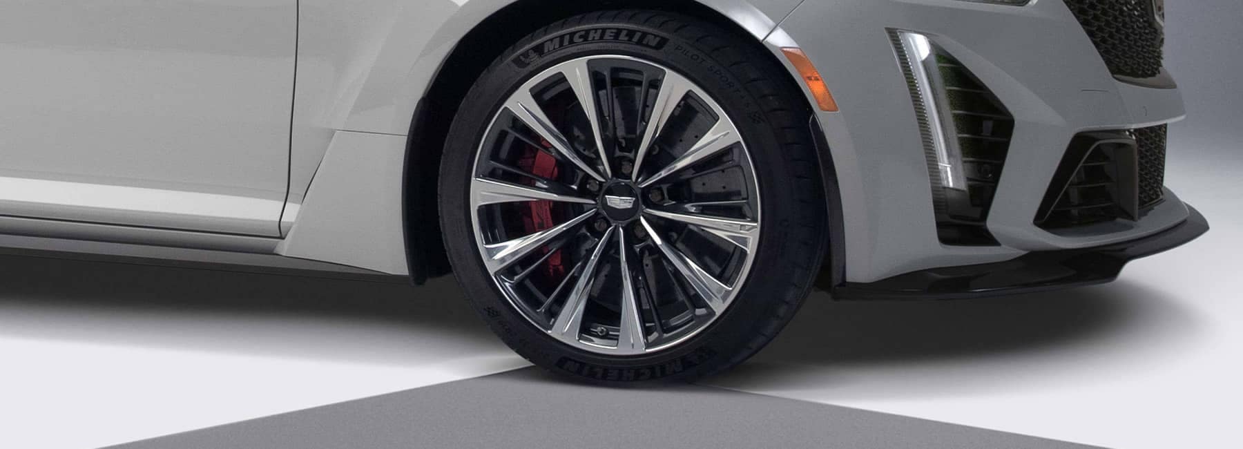 2022 2022 CT5-V front wheel in Rift Metallic