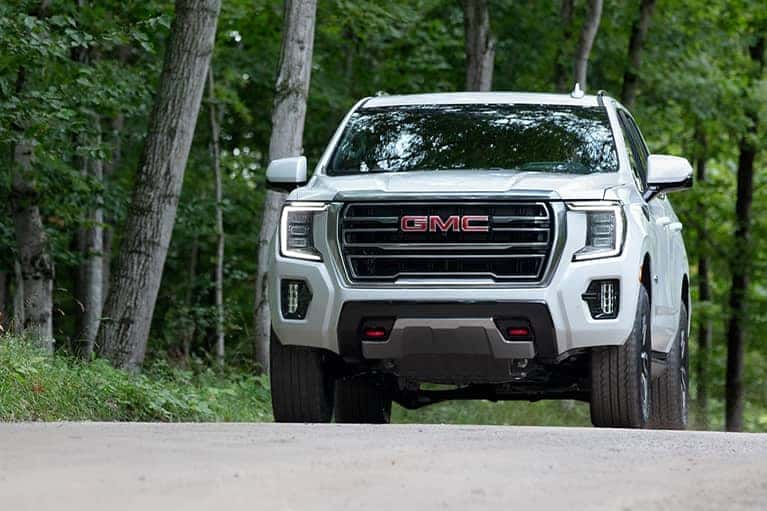 2021 GMC Yukon AT4 4WD in Summit White