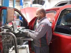 Nissan Mechanic Russ Darrow Milwaukee