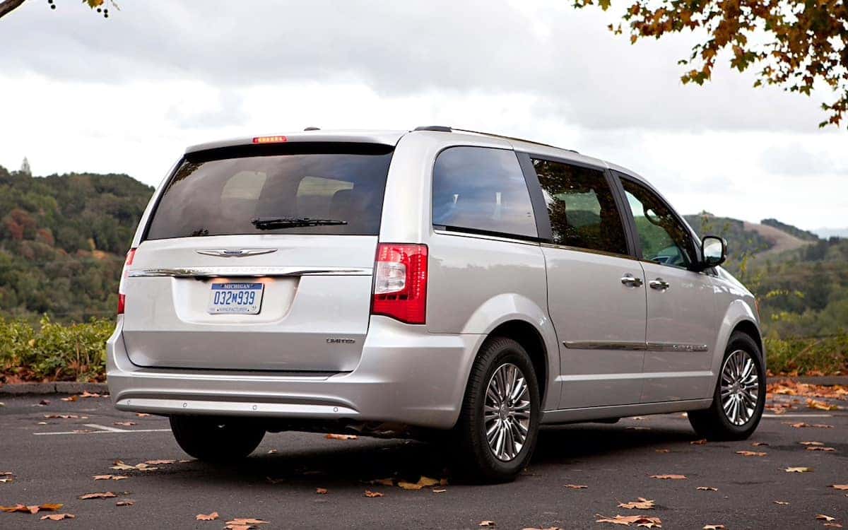 2013 chrysler town and country van