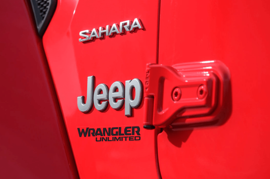 Jeep-Sahara-Door