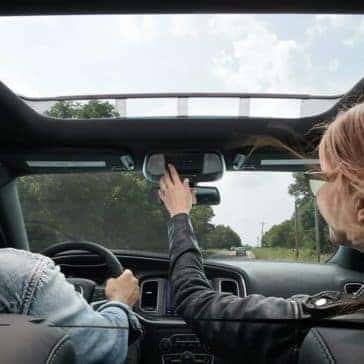 2019-Dodge-Charger-power-sunroof