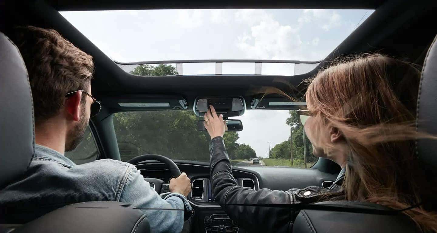 2019-Dodge-Charger-power-sunroof