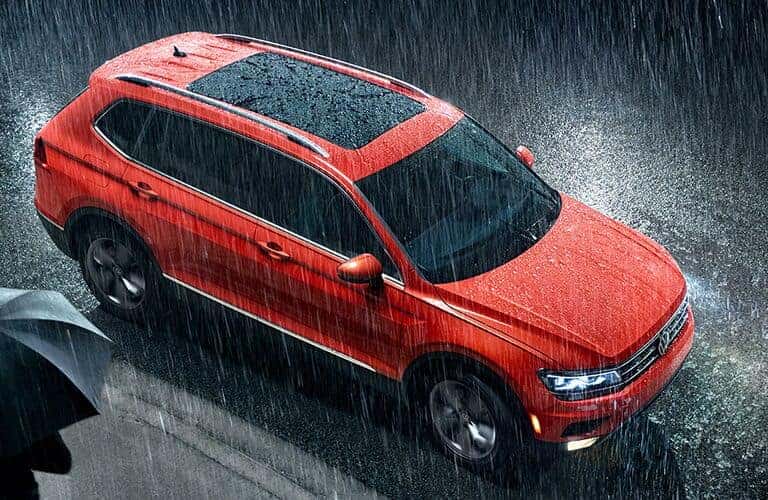 2019-VW-Tiguan In The Rain