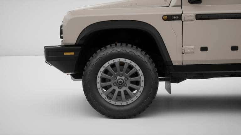 18" Alloy Wheel with BFGoodrich All-Terrain T/A K02