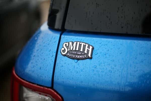 Smith-logo-on-car