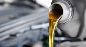 Symptoms of Low Engine Oil | St. Charles Nissan