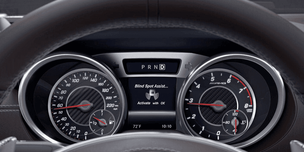 Mercedes Benz Roadster driving wheel