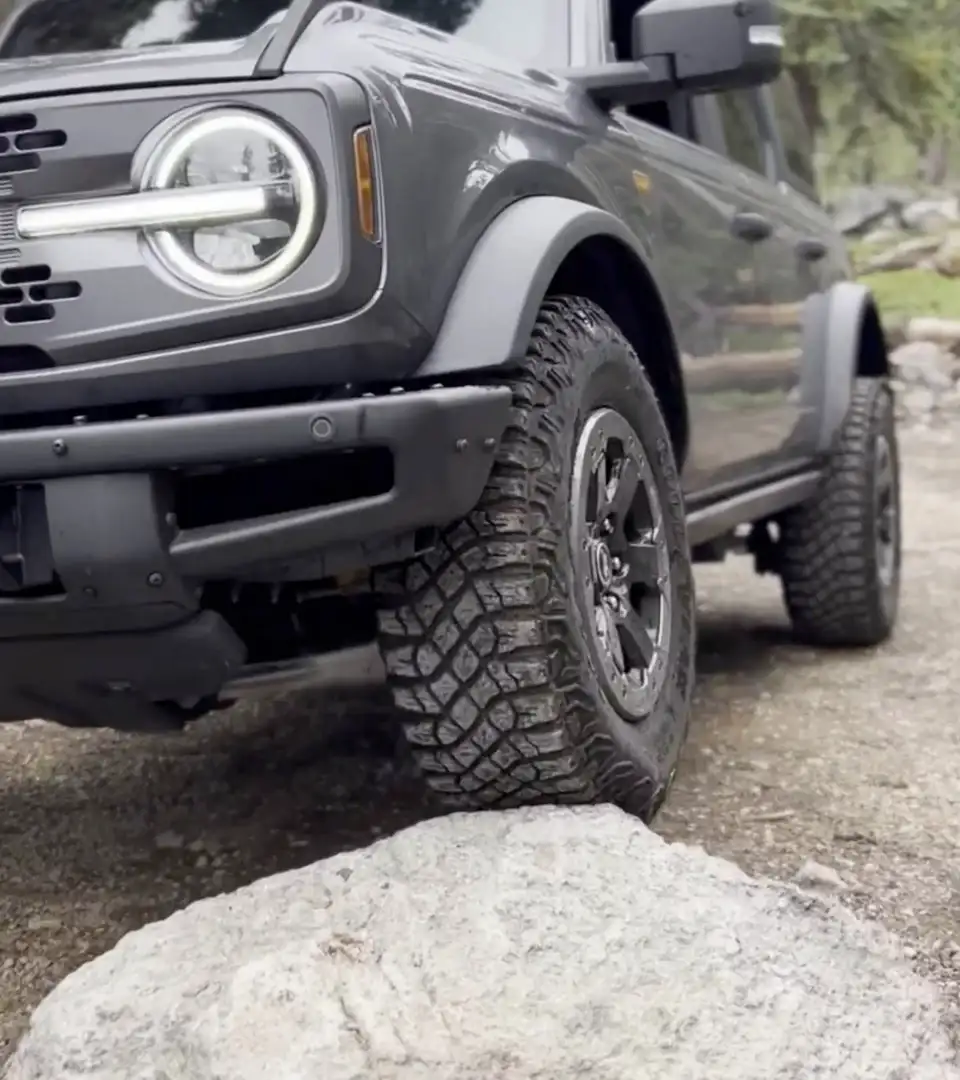 2026 Ford Bronco approach breakover departure
