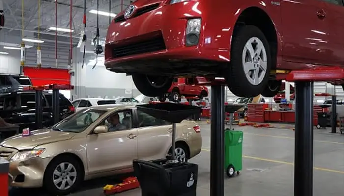 Quick oil changes in Orlando | Toyota Service Center