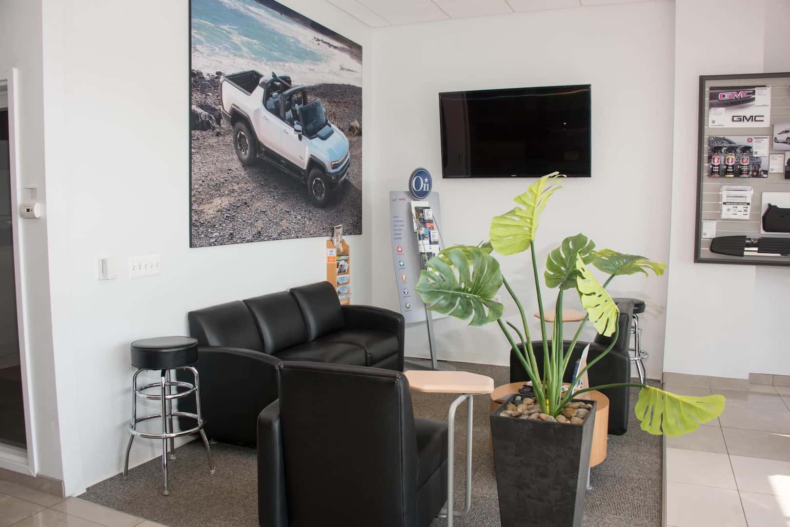 Lounge area for waiting customers