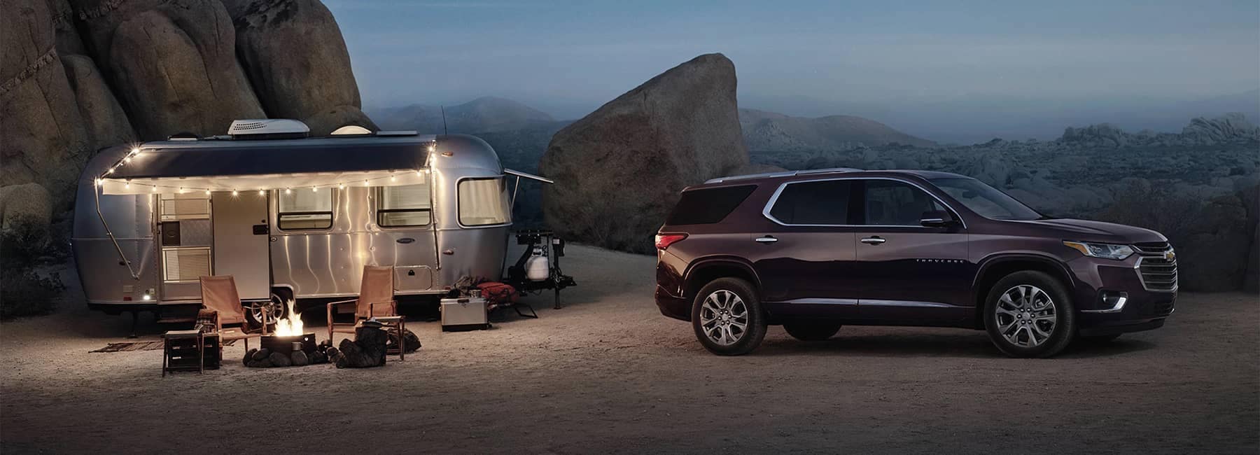 2020 Chevrolet Traverse Mid-Size SUV Towing Trailer