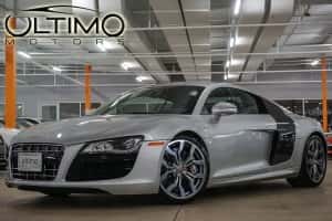 Pre-Owned 2011 Audi R8 5.2L with Navigation 