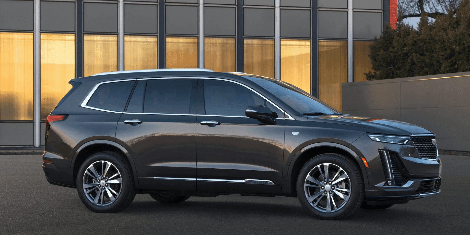 2020 Cadillac XT6 parked outside modern home