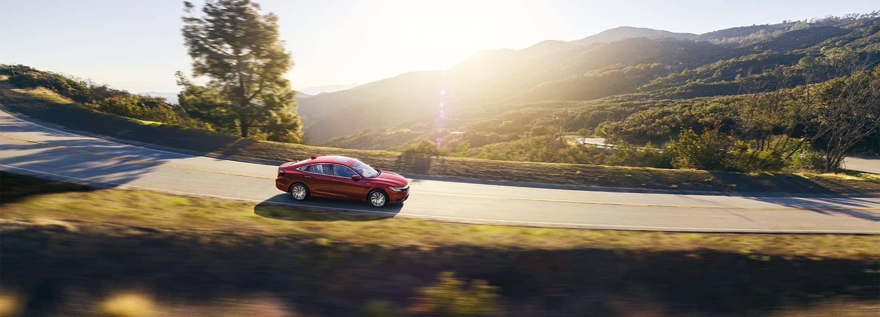 2021-honda-insight-driving-in-the-mountains