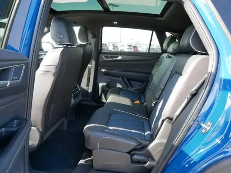 2025 volkswagen atlas cross sport backseat