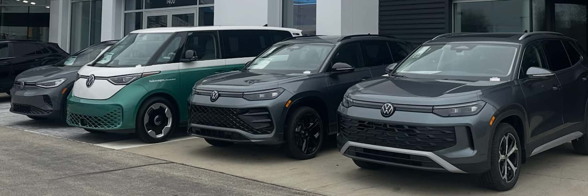 Volkswagen of Milwaukee North dealership exterior view