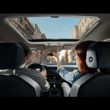 2019-Volkswagen-Jetta-panoramic-sunroof