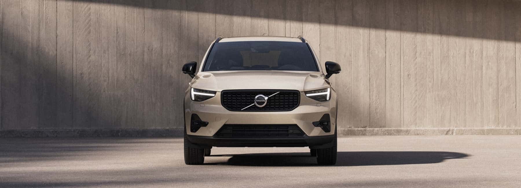 2026-Volvo-CX40-parked
