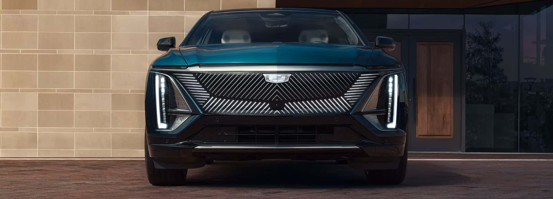 2025-Cadillac-LYRIQ-parked-desktop