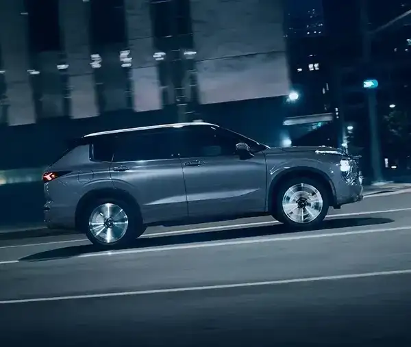 2025 Mitsubishi Outlander outside
