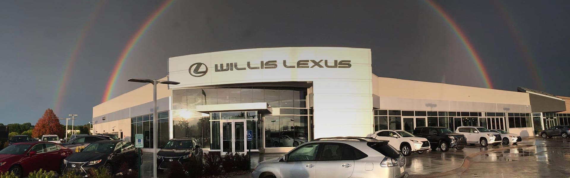 Lexus dealership 