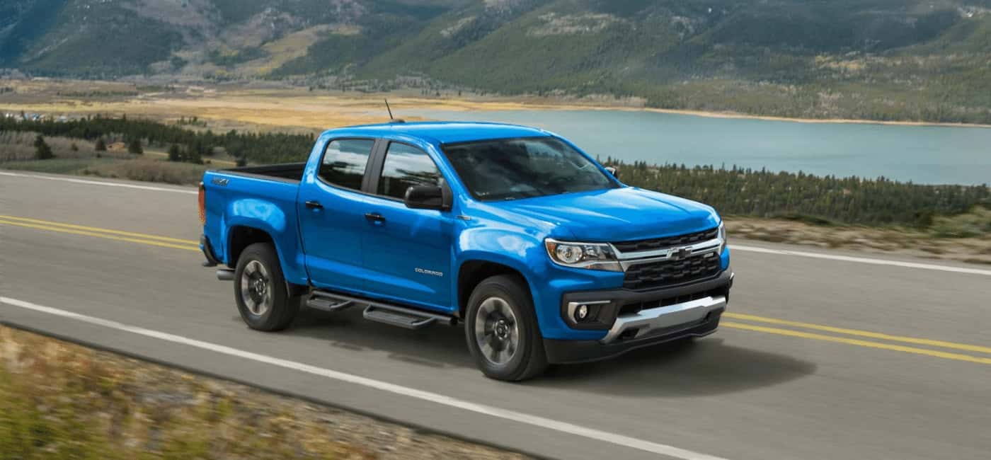 2022-Chevrolet-Colorado-driving