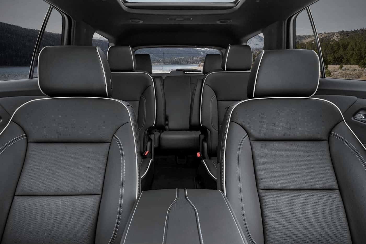 2022-Traverse-interior